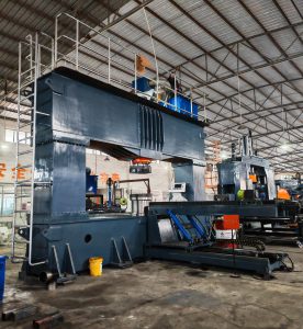 Metal head bottom hydraulic press