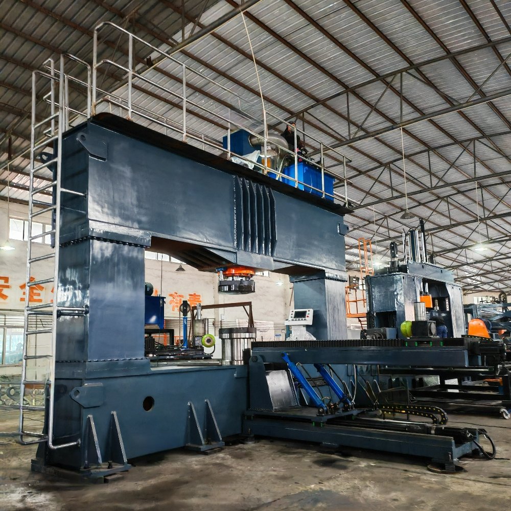 Metal head forming machine