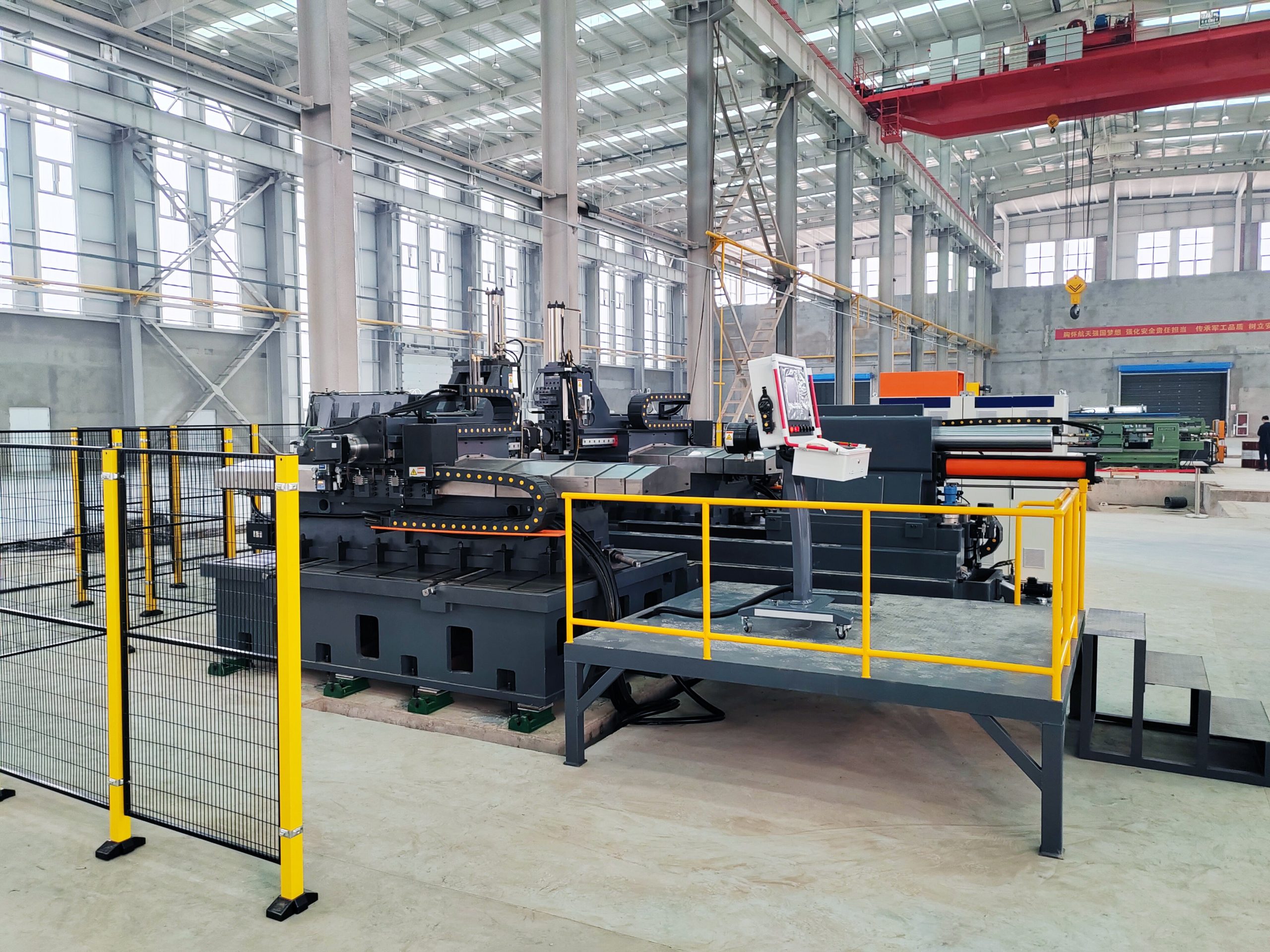Altron‘s double roller symmetry spinning machine Altron‘s double roller symmetry spinning machine